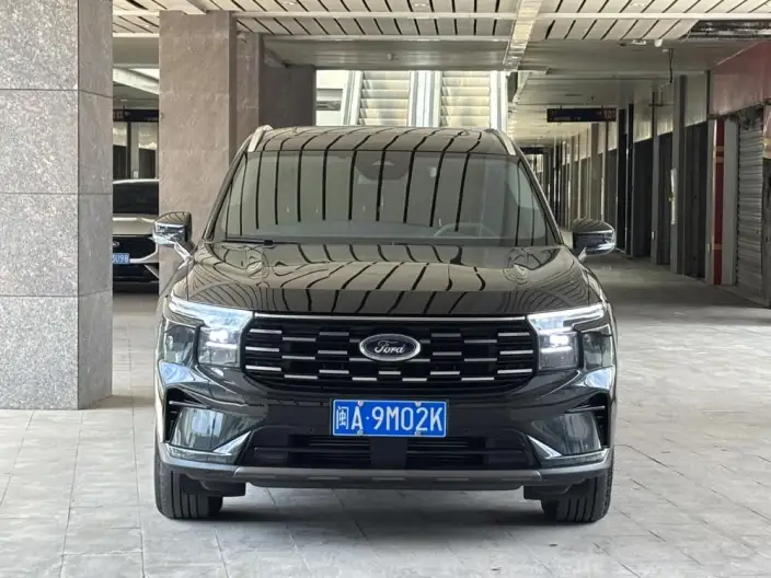 Ford Edge 2023 Model Ford Edge L 2.0T EcoBoost 2WD VII seat Luxury Model – фото 2
