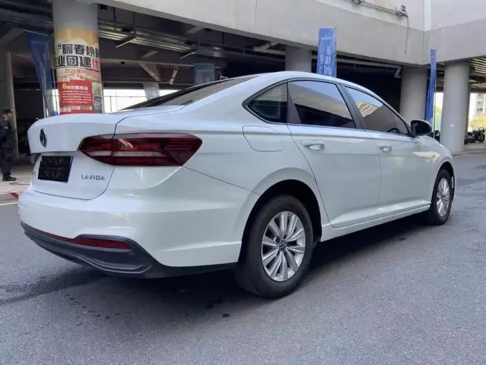 Volkswagen Lavida 2023 Model 1.5L Automatic Deyi Edition – фото 6