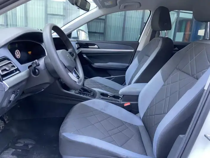 Volkswagen Lavida 2023 Model 1.5L Automatic Deyi Edition – фото 8