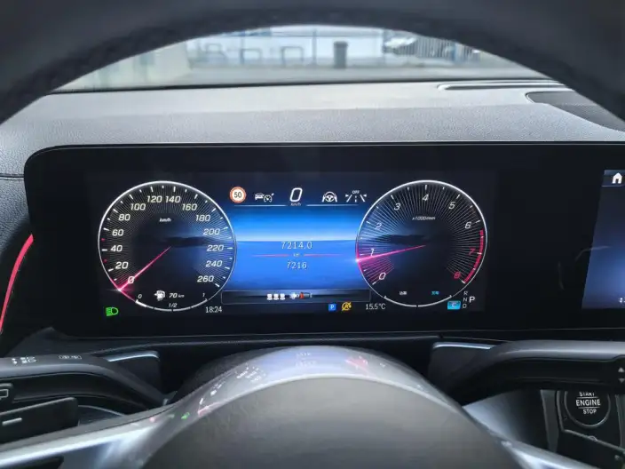 Mercedes-Benz GLB 2025 Model GLB 220 Dynamic Model – фото 10