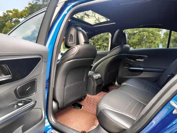 Mercedes-Benz C-Class 2022 Model C 200 L Sports Edition – фото 9