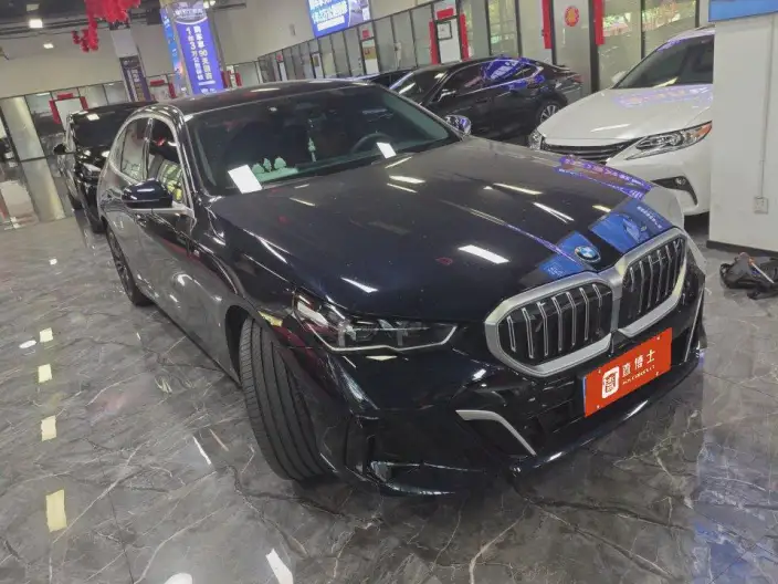 BMW 5 Series 2025 Model Facelift 530Li Leading Model M Sports Set – фото 2