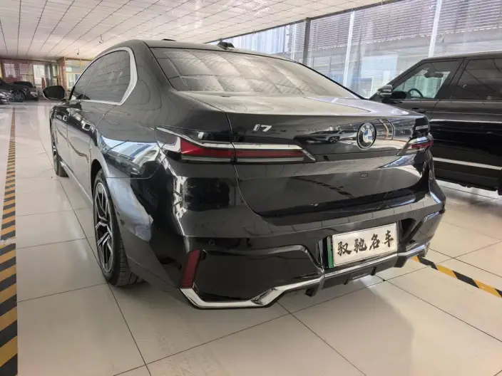 BMW i7 2023 Model eDrive50L Leading Model M Sports Set – фото 4