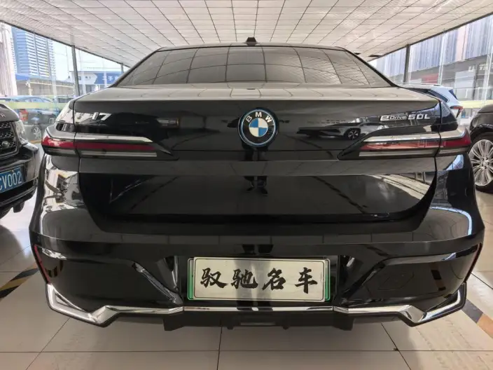 BMW i7 2023 Model eDrive50L Leading Model M Sports Set – фото 5