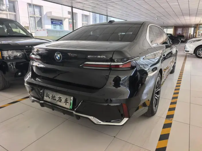 BMW i7 2023 Model eDrive50L Leading Model M Sports Set – фото 6