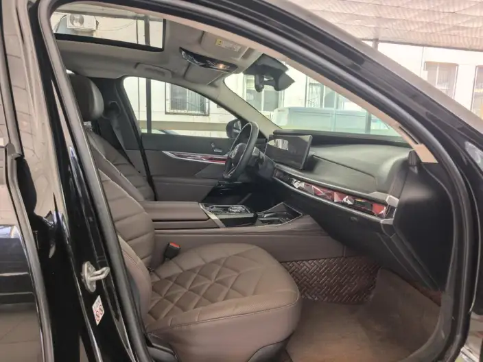 BMW i7 2023 Model eDrive50L Leading Model M Sports Set – фото 8