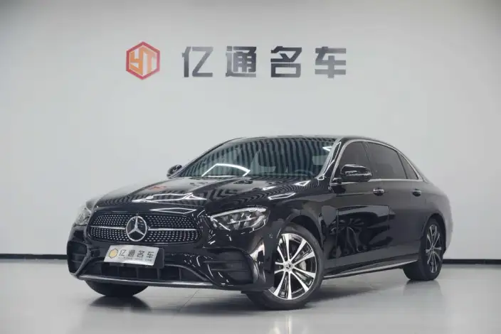 Mercedes-Benz E-Class PHEV 2023 Model E 350 e L Sports sedan – фото 1