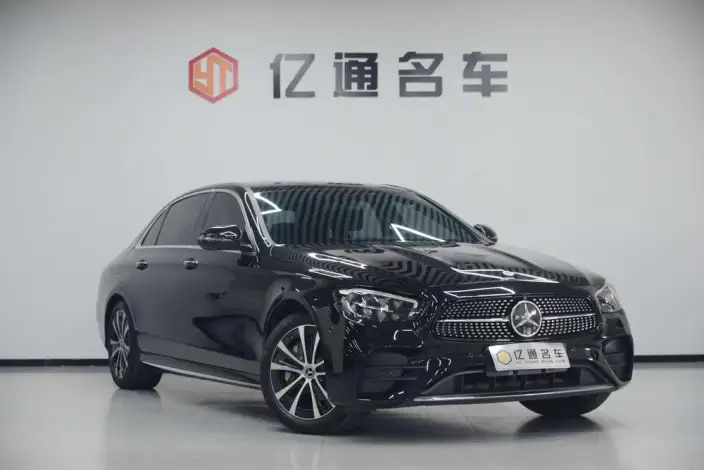 Mercedes-Benz E-Class PHEV 2023 Model E 350 e L Sports sedan – фото 3