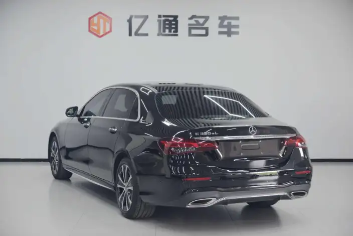 Mercedes-Benz E-Class PHEV 2023 Model E 350 e L Sports sedan – фото 4