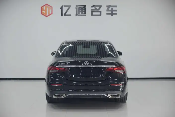 Mercedes-Benz E-Class PHEV 2023 Model E 350 e L Sports sedan – фото 5