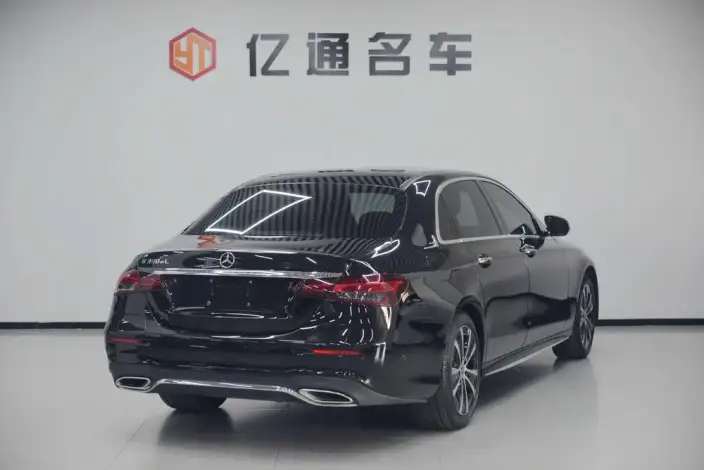 Mercedes-Benz E-Class PHEV 2023 Model E 350 e L Sports sedan – фото 6