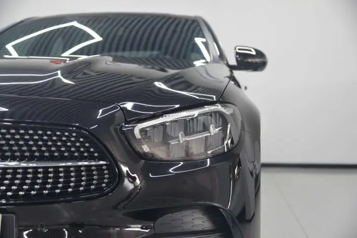 Mercedes-Benz E-Class PHEV 2023 Model E 350 e L Sports sedan – фото 7