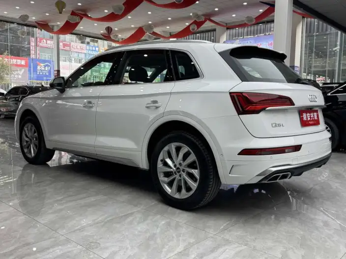 Audi Q5L 2022 Model 40T Luxury Dynamic Model – фото 4