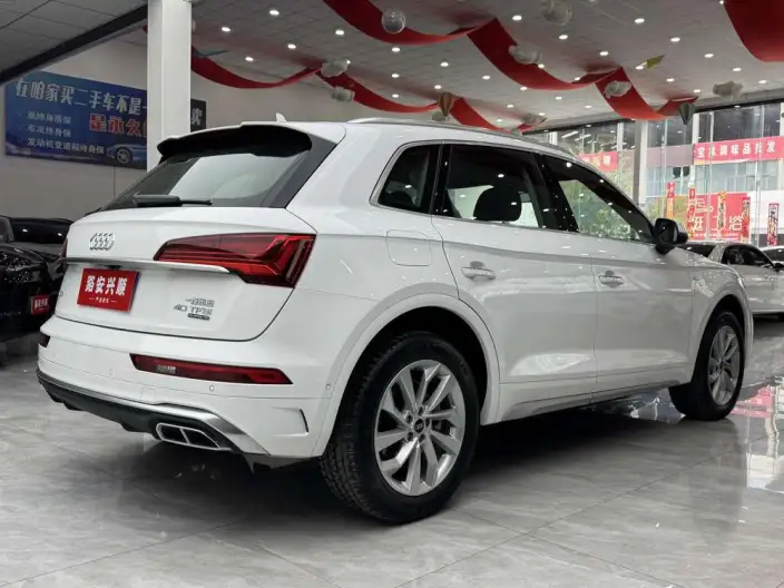 Audi Q5L 2022 Model 40T Luxury Dynamic Model – фото 6