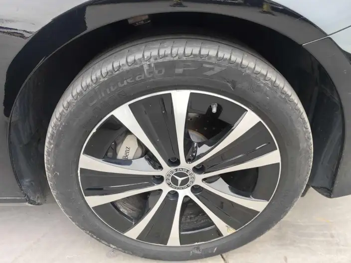 Mercedes-Benz E-Class PHEV 2023 Model E 350 e L sedan – фото 2