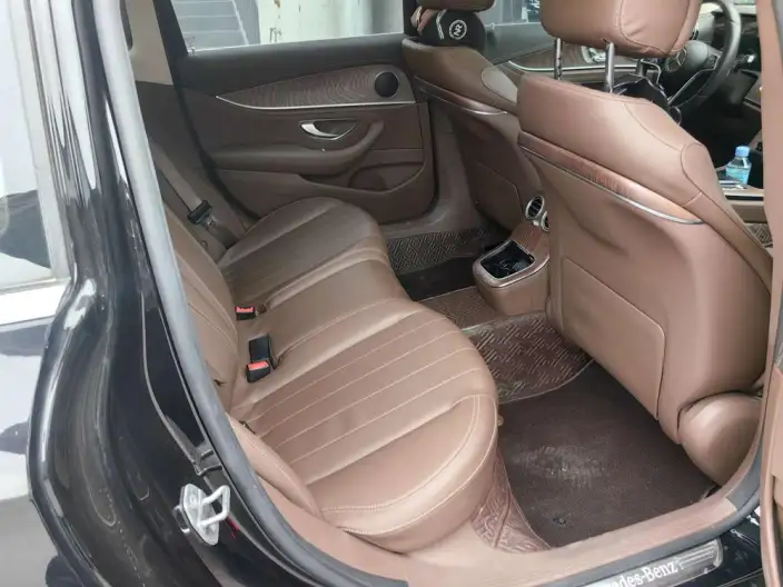 Mercedes-Benz E-Class PHEV 2023 Model E 350 e L sedan – фото 10