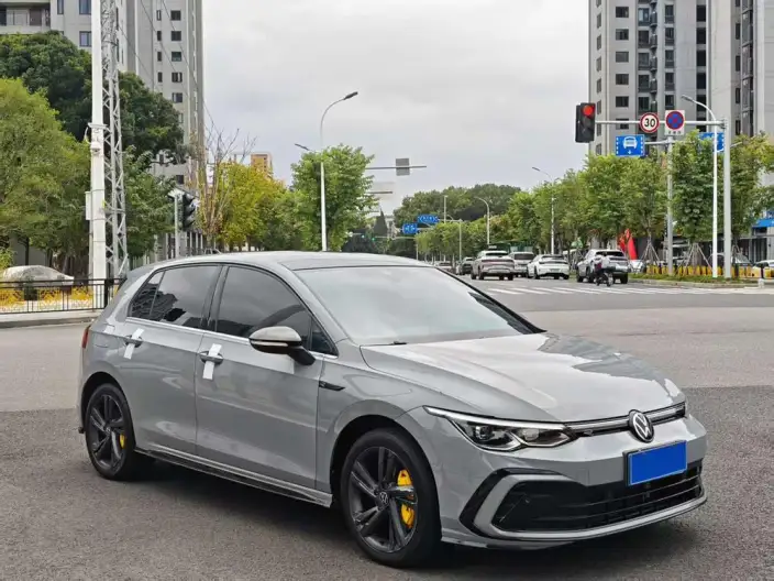Volkswagen Golf 2021 Model 280TSI DSG R-Line – фото 3