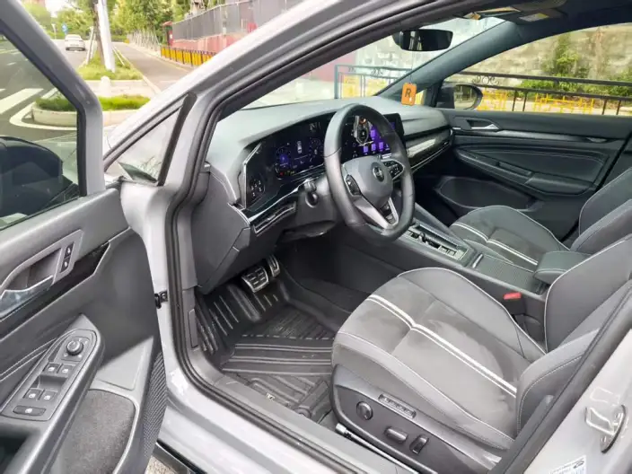 Volkswagen Golf 2021 Model 280TSI DSG R-Line – фото 8
