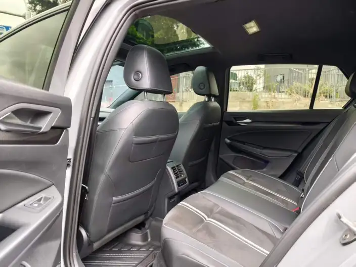 Volkswagen Golf 2021 Model 280TSI DSG R-Line – фото 9