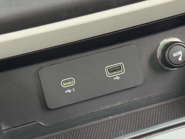 Land Rover Defender 2024 Model 90 2.0T P300 S – фото 9