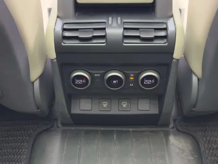 Land Rover Defender 2024 Model 90 2.0T P300 S – фото 10