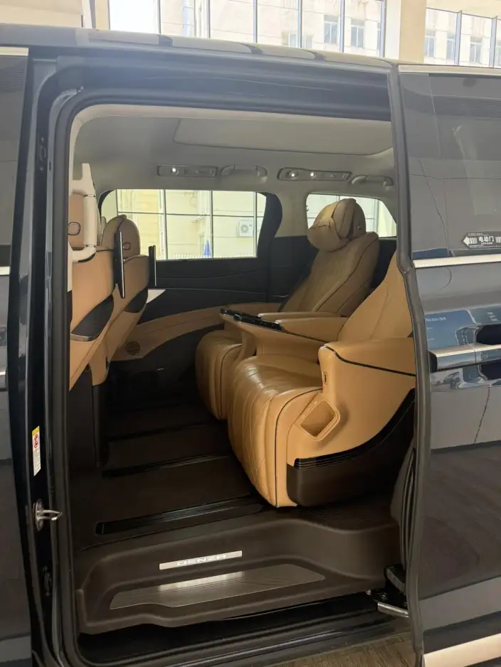 DENZA D9 DM 2024 Model 980 4WD Flagship Model – фото 7