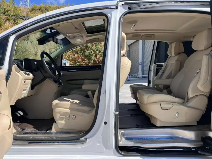Buick GL8 2023 Model ES Luzun 2.0T Exclusive Model – фото 9