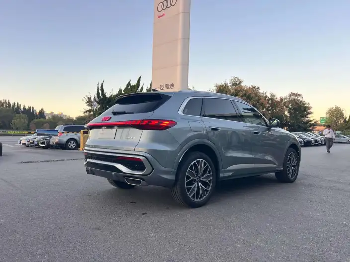 Audi Q5L 2026 Model 2.0T 10M Users Edition Edition – фото 5