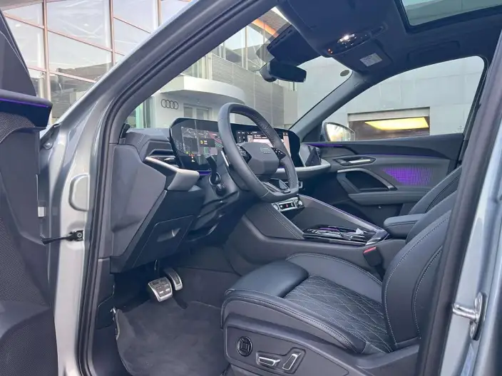 Audi Q5L 2026 Model 2.0T 10M Users Edition Edition – фото 10