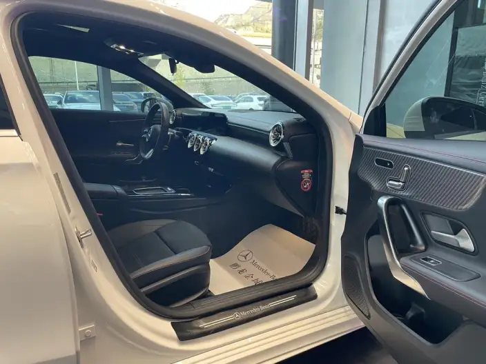 Mercedes-Benz A-class 2024 Model A 200 L Fashion Edition – фото 7
