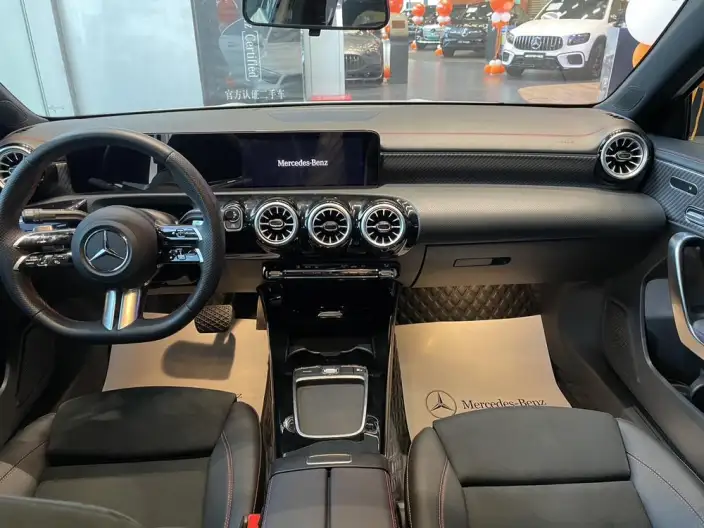 Mercedes-Benz A-class 2024 Model A 200 L Fashion Edition – фото 10