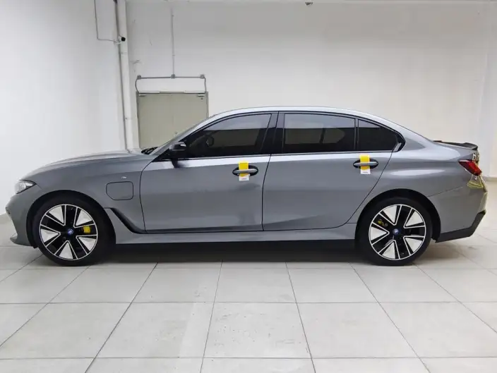 BMW i3 2023 Model Facelift eDrive40L Night Edition Sports Set – фото 4