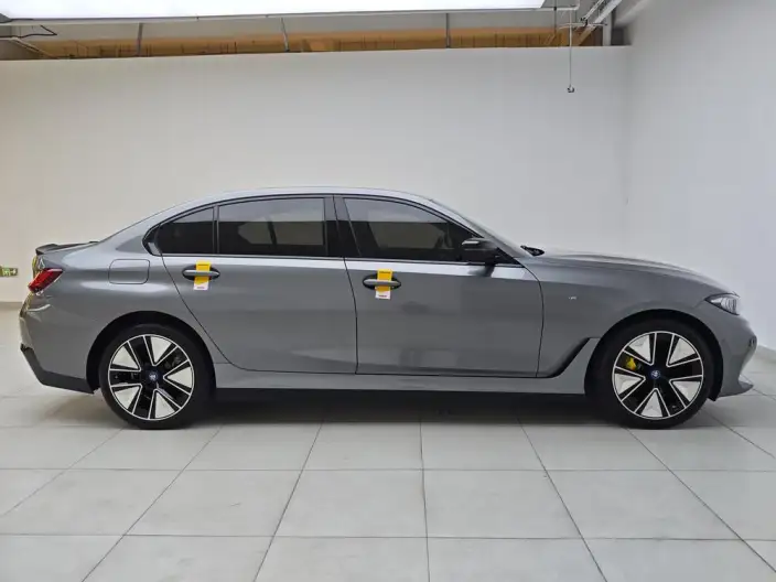 BMW i3 2023 Model Facelift eDrive40L Night Edition Sports Set – фото 8