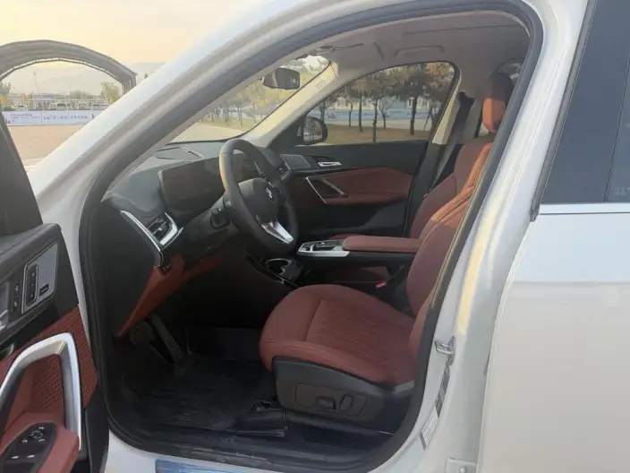 BMW X1 2025 Model sDrive25Li X Design Set – фото 9