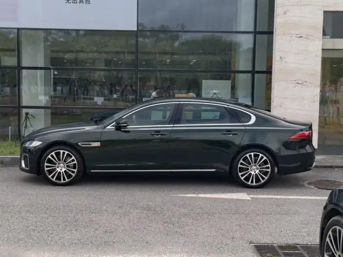 Jaguar XFL 2025 Model 2.0T P250 2WD Exclusive Deluxe Edition – фото 4