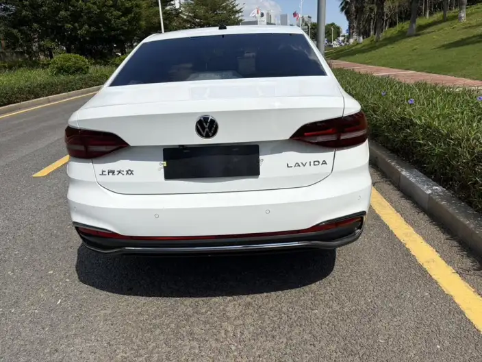 Volkswagen Lavida 2023 Model Facelift 1.5L Automatic Deyi Edition – фото 4