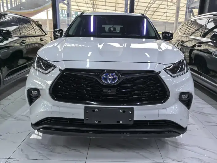 Toyota Highlander 2023 Model Hybrid 2.5L 4WD Premium Edition 7 seat – фото 2