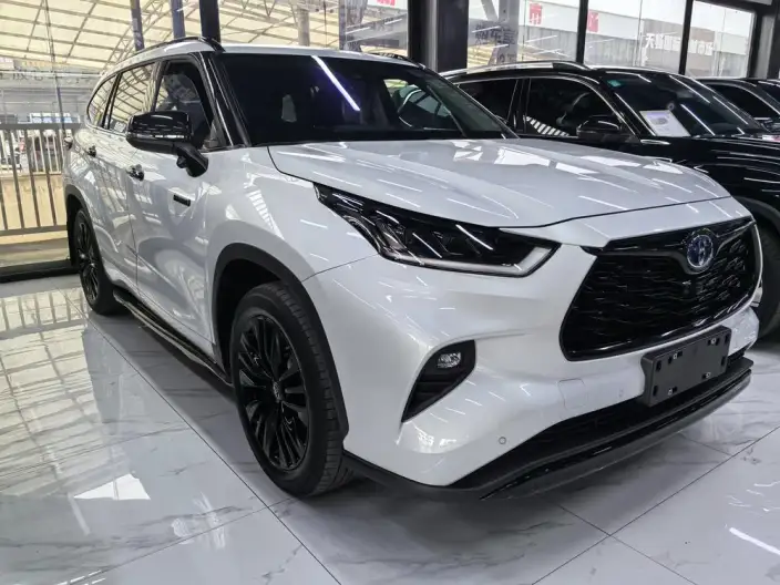 Toyota Highlander 2023 Model Hybrid 2.5L 4WD Premium Edition 7 seat – фото 3