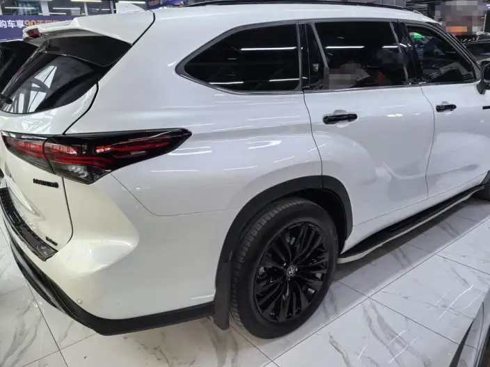 Toyota Highlander 2023 Model Hybrid 2.5L 4WD Premium Edition 7 seat – фото 6