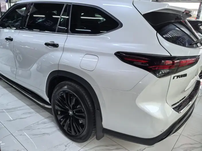 Toyota Highlander 2023 Model Hybrid 2.5L 4WD Premium Edition 7 seat – фото 7