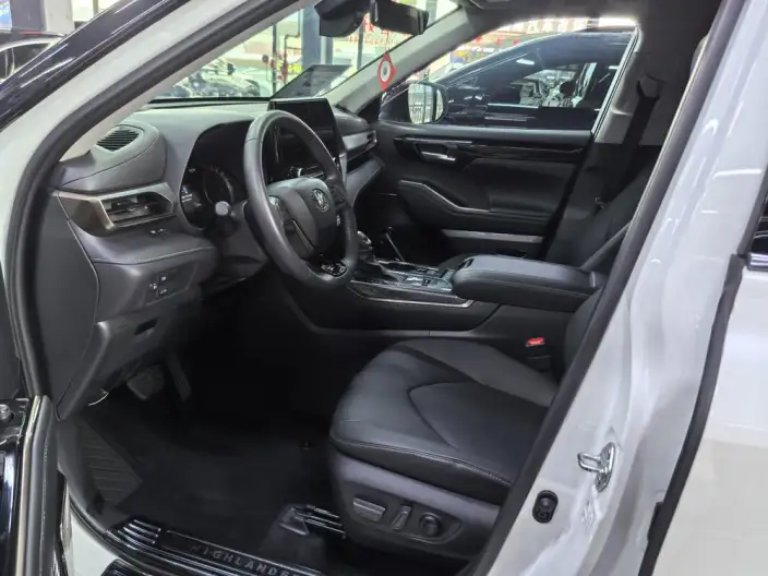 Toyota Highlander 2023 Model Hybrid 2.5L 4WD Premium Edition 7 seat – фото 10