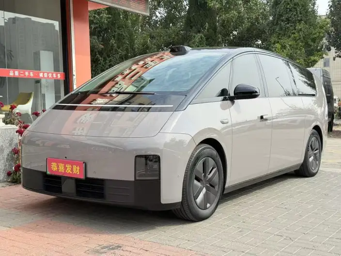 Li Auto MEGA 2024 Model Ultra Edition – фото 1