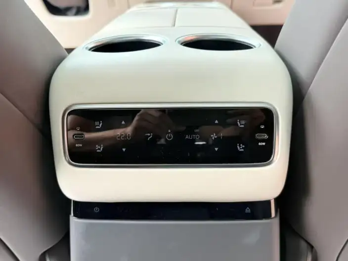 Li Auto MEGA 2024 Model Ultra Edition – фото 4