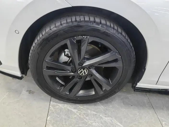 Volkswagen Golf 2023 Model 280TSI DSG R-Line – фото 6