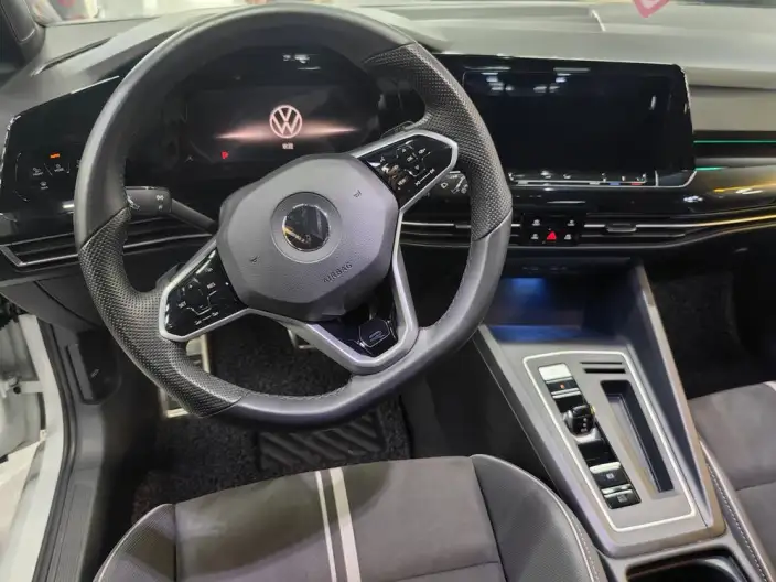Volkswagen Golf 2023 Model 280TSI DSG R-Line – фото 9