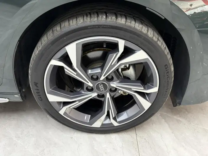 Audi A3 2025 Model Sportback 35 TFSI Continental Flying Spur Exclusive Model – фото 7