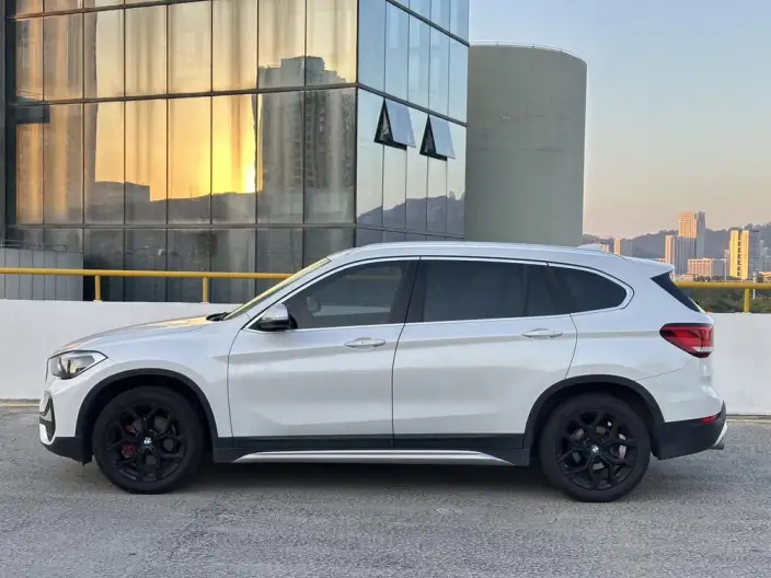 BMW X1 2021 Model sDrive20Li Exclusive Model – фото 3