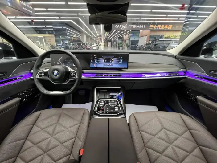 BMW 7 Series 2023 Model 735Li Luxury Set – фото 8