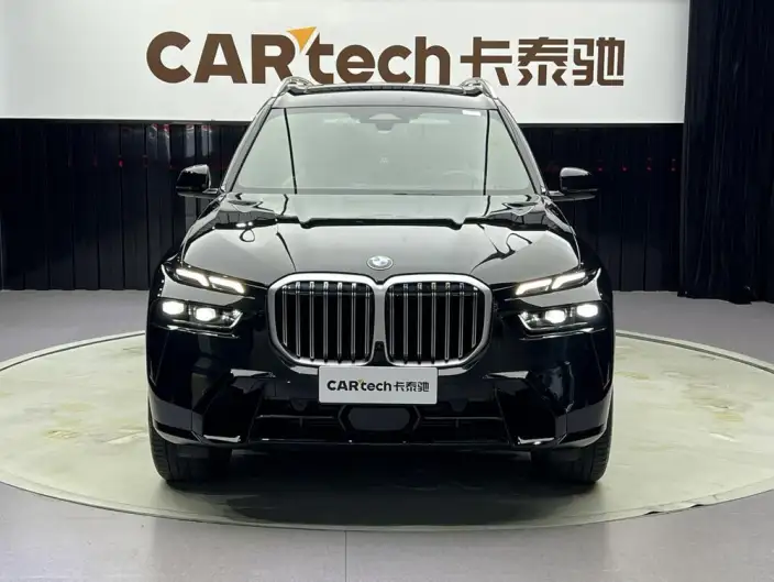 BMW X7 2023 Model xDrive40i Exclusive Model M Sports Set – фото 2