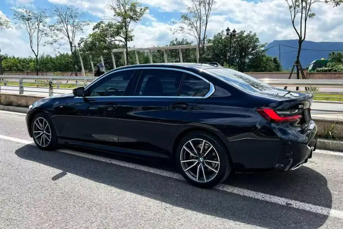 BMW 3 Series 2025 Model 325Li M Sports Set – фото 4